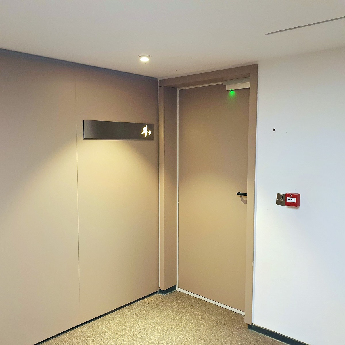 Pictogramme issue de secours éclairé - image 2