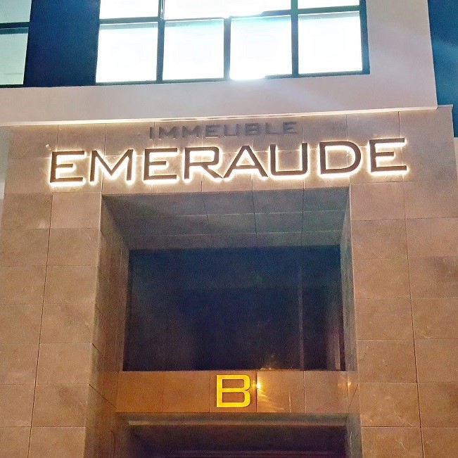 Enseigne lettre boitier rétro-éclairée - image 2