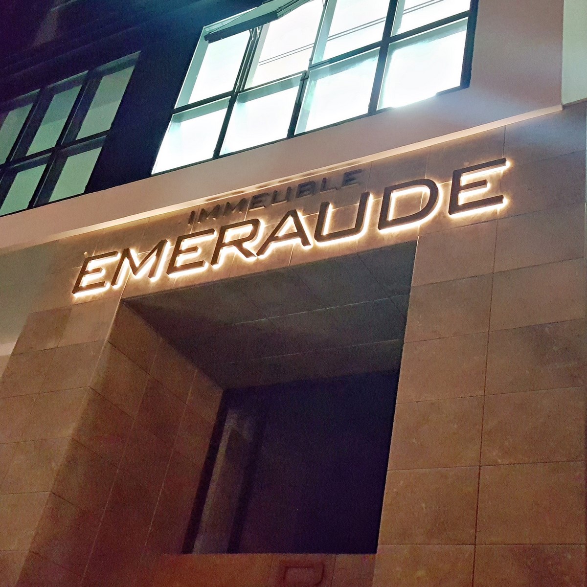 Enseigne lettre boitier rétro-éclairée - image 3
